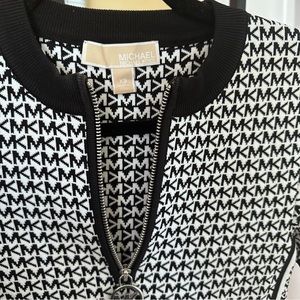 Short sleeve sweater top